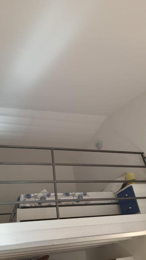 Casa Vacanza Raggio Di Sole 卡斯泰拉马莱 外观 照片